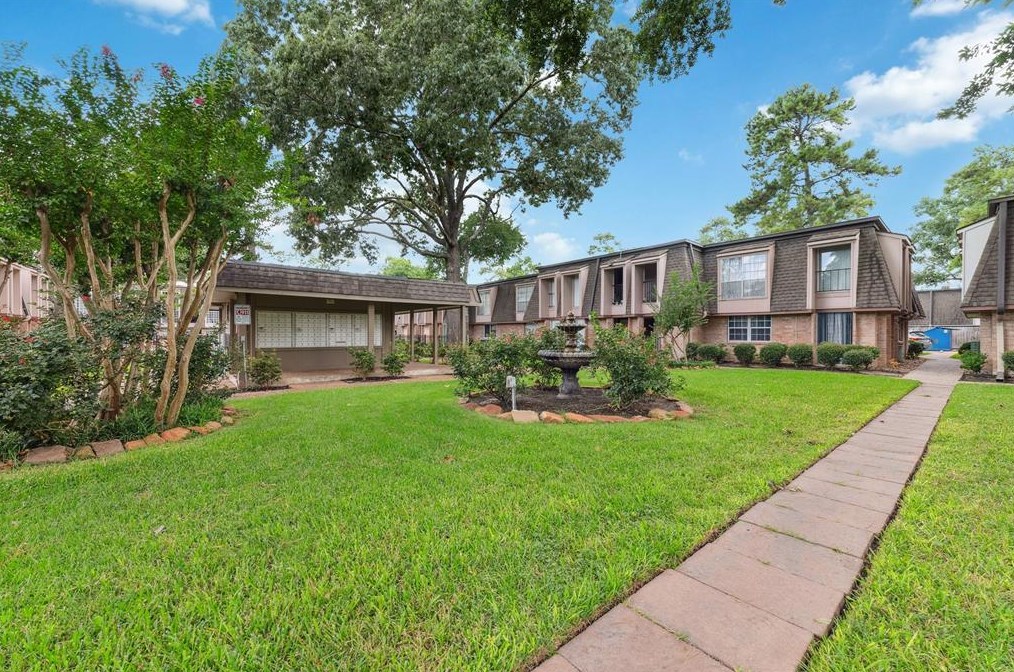 12633 Memorial Dr Apt 51, Houston, TX 77024