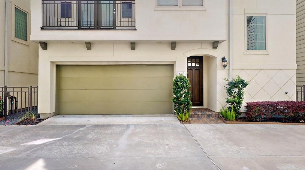 8241 Cambridge St, Houston, TX 77054-3102