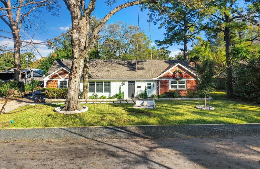 9210 Rangely Dr, Houston, TX 77055-4513