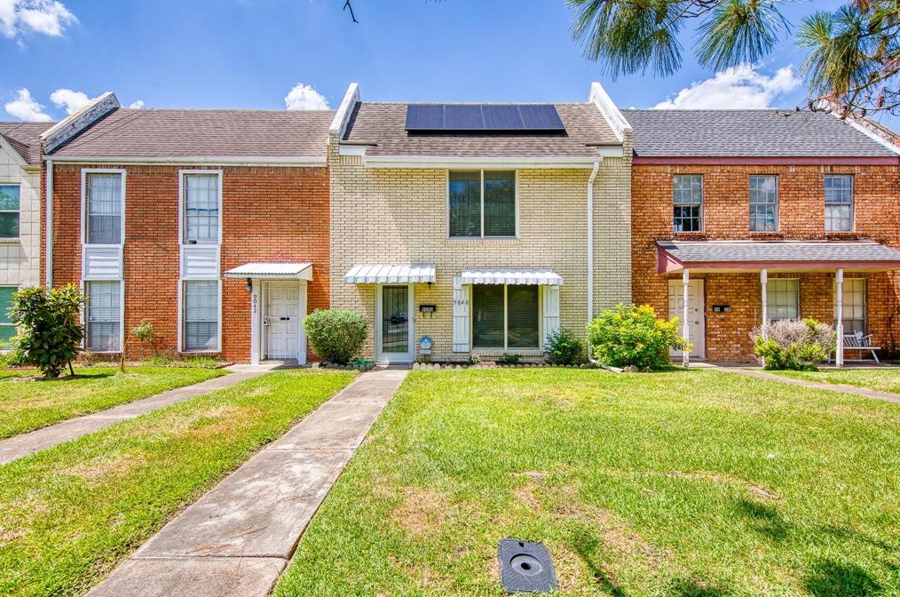 9040 Kempwood Dr, Houston, TX 77080-4106