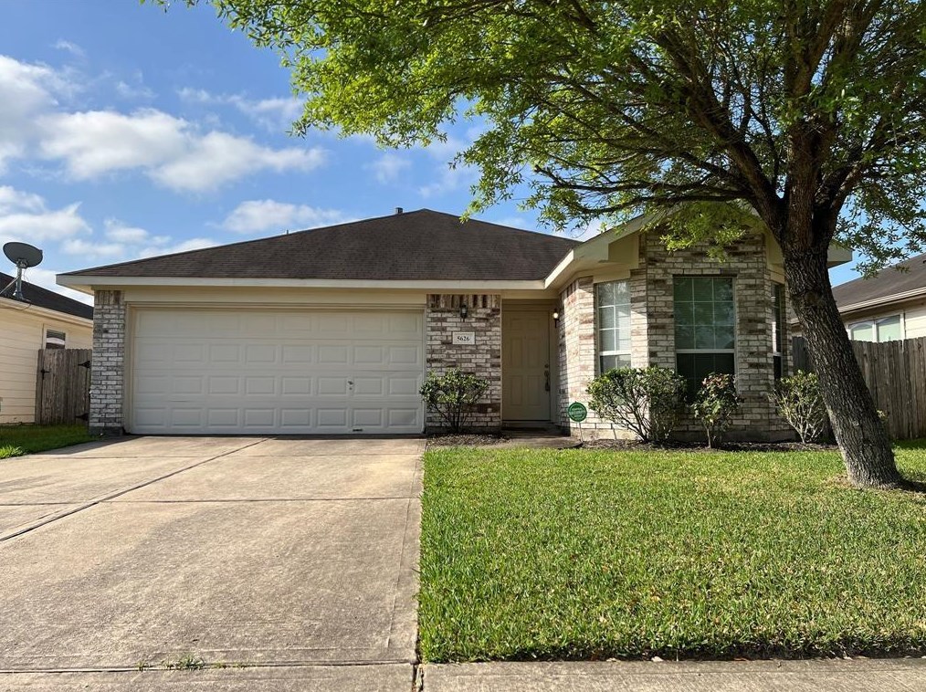 5626 Praise Ct, Houston, TX 77048-1868