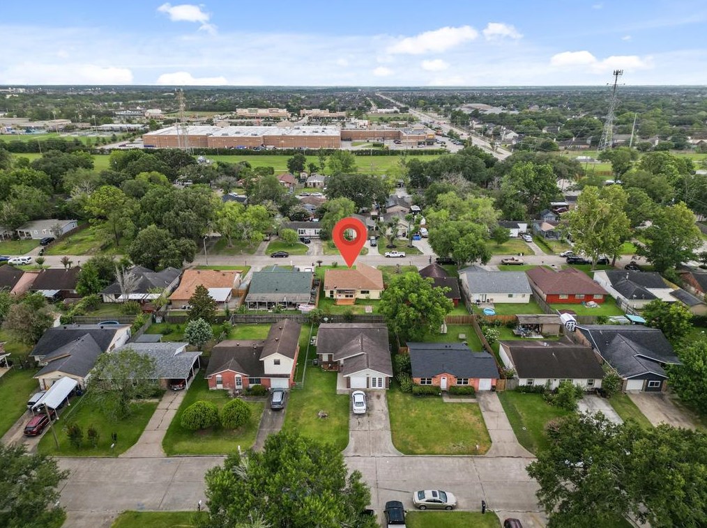 1828 Oriole Dr, League City, TX 77573-5127
