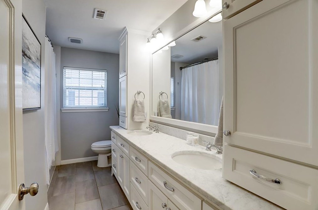 6154 Ella Lee Ln, Houston TX  77057-4402 exterior