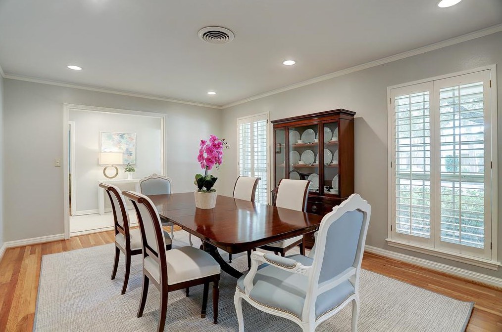6154 Ella Lee Ln, Houston TX  77057-4402 exterior