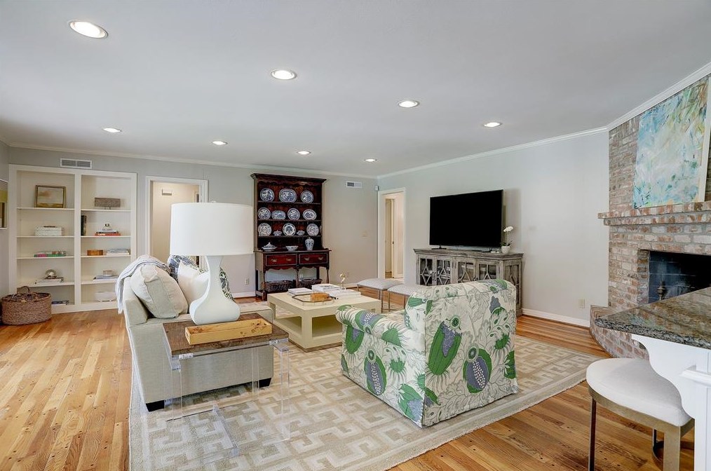 6154 Ella Lee Ln, Houston TX  77057-4402 exterior