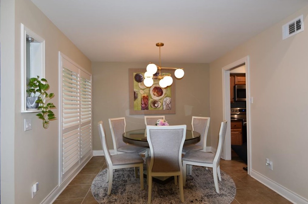 12625 Memorial Dr Apt 40, Houston, TX 77024