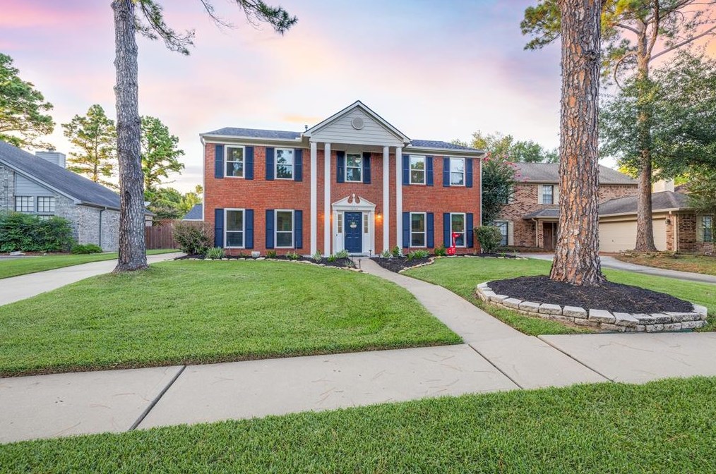 15914 Hickory Cove Dr, Houston, TX 77095-1632