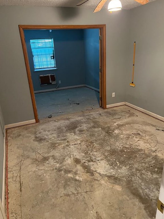 8635 Vly Mdw Dr, Houston TX  77078-3729 exterior
