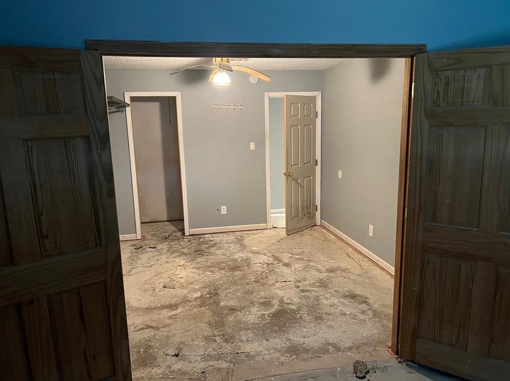 8635 Vly Mdw Dr, Houston TX  77078-3729 exterior