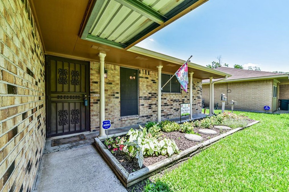 607 Glenvale Dr, Houston, TX 77060-5517
