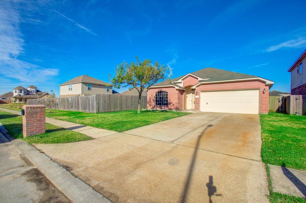 14903 Lanai Dr, Baytown, TX 77523