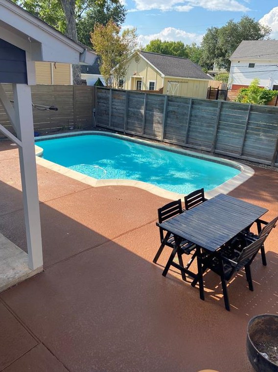 1601 Lawrence St, Houston, TX 77008-3605