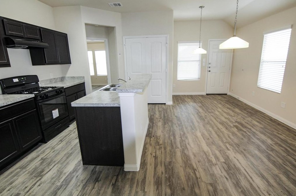 5447 Plantation Forest Dr, Katy TX  77449-1559 exterior