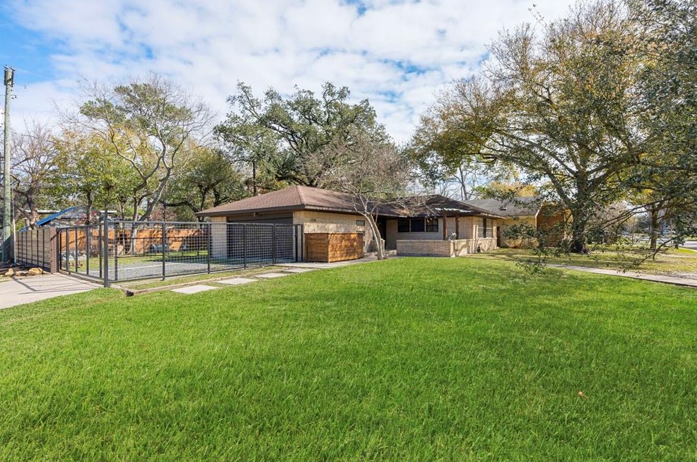 5234 Nina Lee Ln, Houston, TX 77092