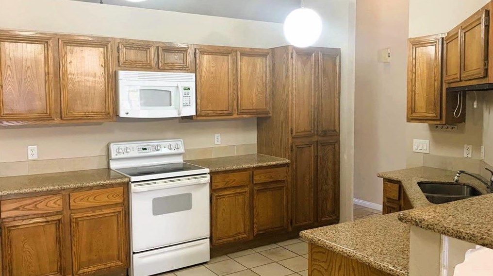 3730 Village Grove Dr, Humble, TX 77396-4050