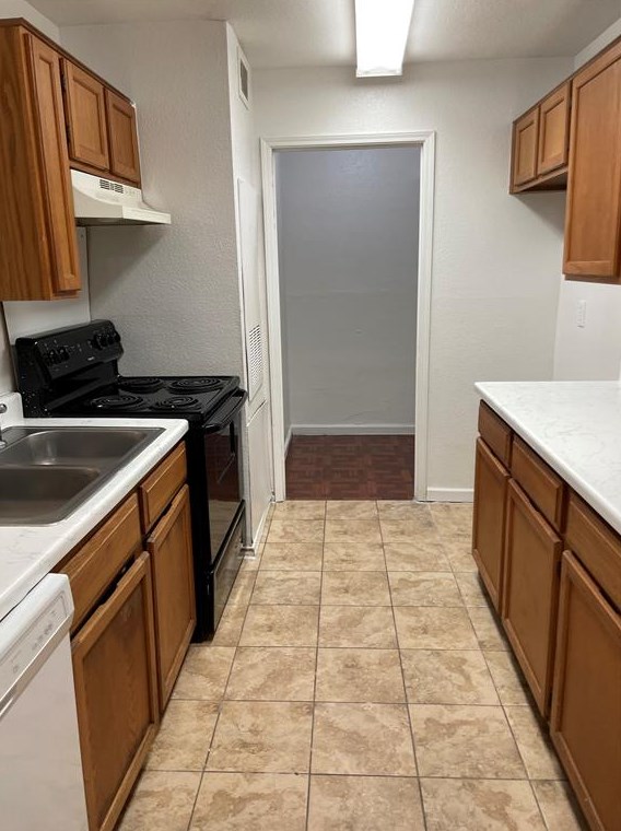 8287 Creekbend Dr, Houston TX  77071-1136 exterior