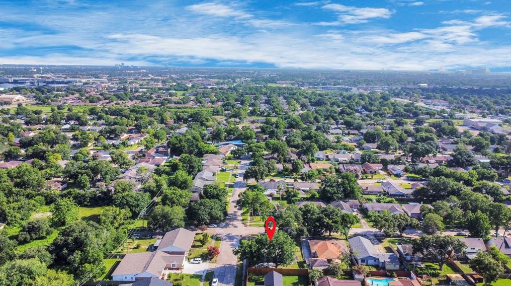 12031 Sharpcrest, Houston TX  77036-6133 exterior
