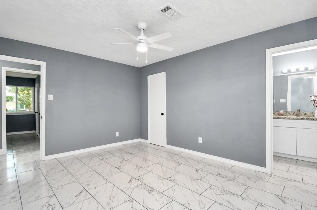 12031 Sharpcrest, Houston TX  77036-6133 exterior