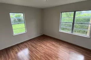 5715 Belmark St, Houston, TX 77033 - Photo 6