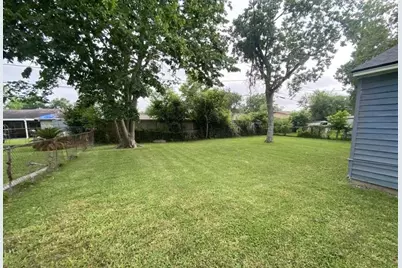 5715 Belmark Street, Houston, TX 77033 - Photo 10