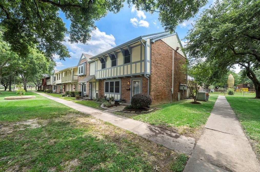 10362 Hammerly Blvd, Houston, TX 77043-2102