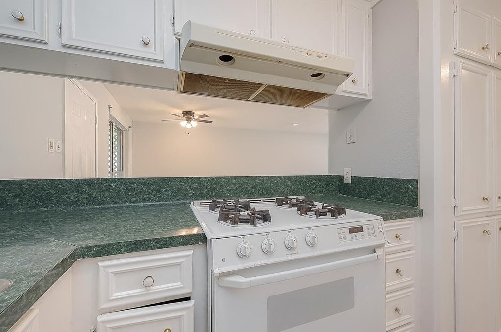 15103 Grv Gdn Dr, Houston TX  exterior