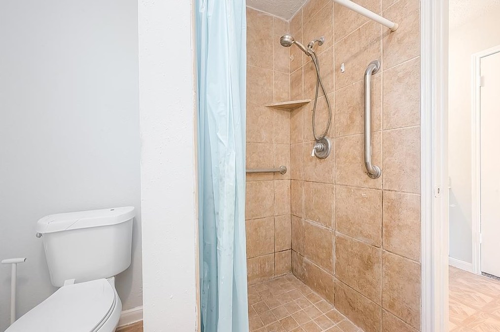 15103 Grv Gdn Dr, Houston TX  exterior