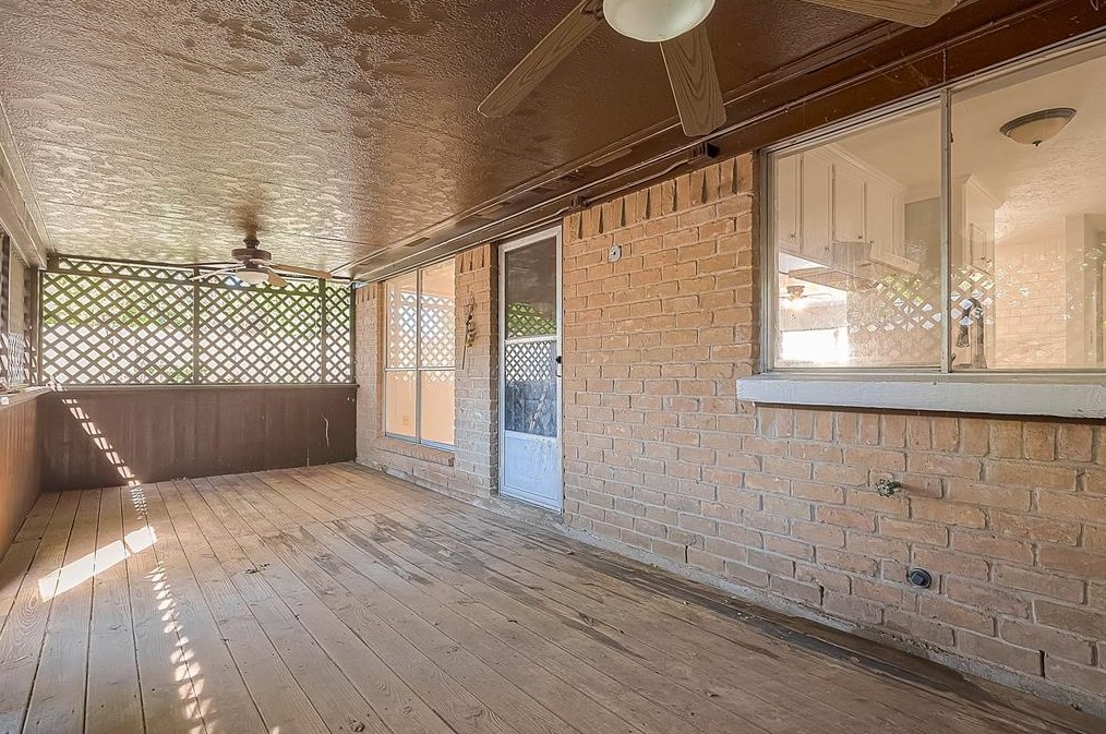 15103 Grv Gdn Dr, Houston TX  exterior