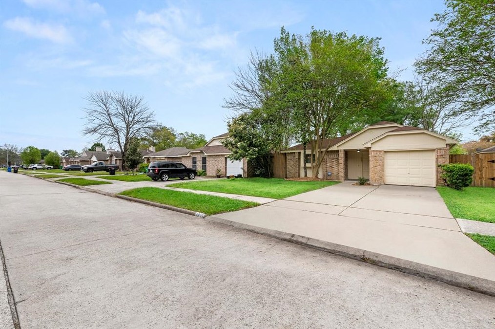 2530 Spring Dusk Ln, Spring TX  77373-6150 exterior