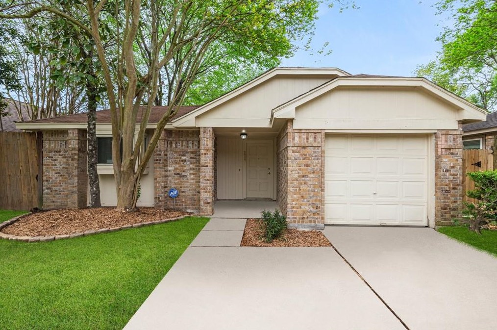 2530 Spring Dusk Ln, Spring TX  77373-6150 exterior