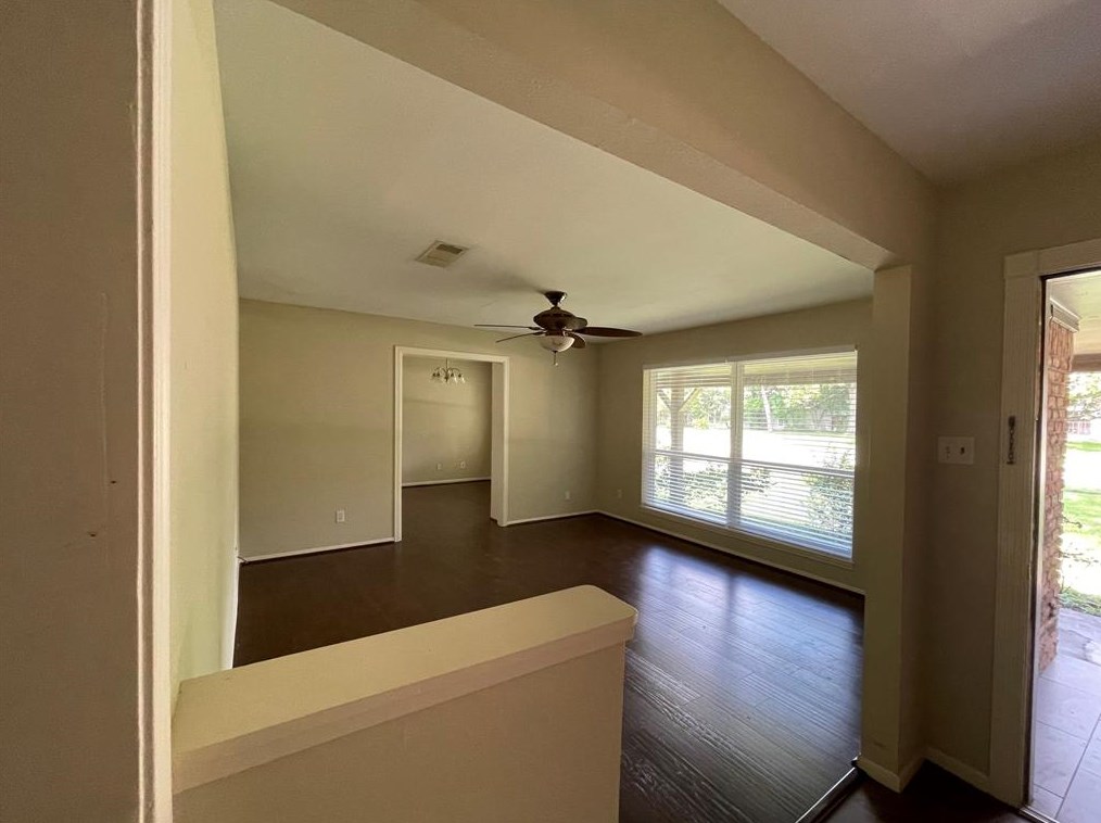 7711 Dashwood Dr, Houston TX  77036-4937 exterior