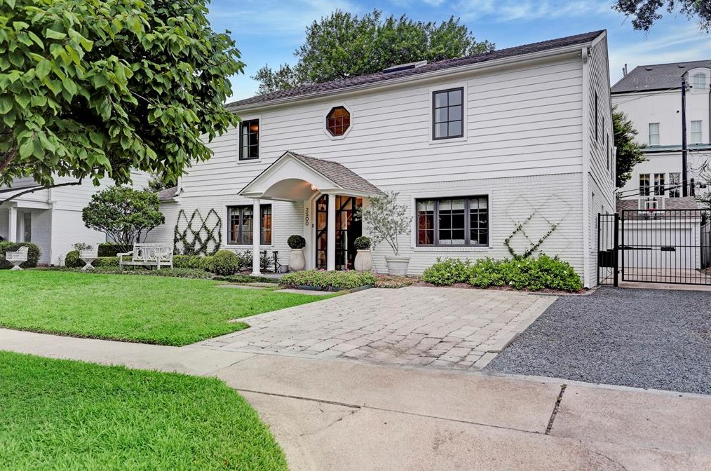 2500 Avalon Pl, Houston TX  77019-6006 exterior