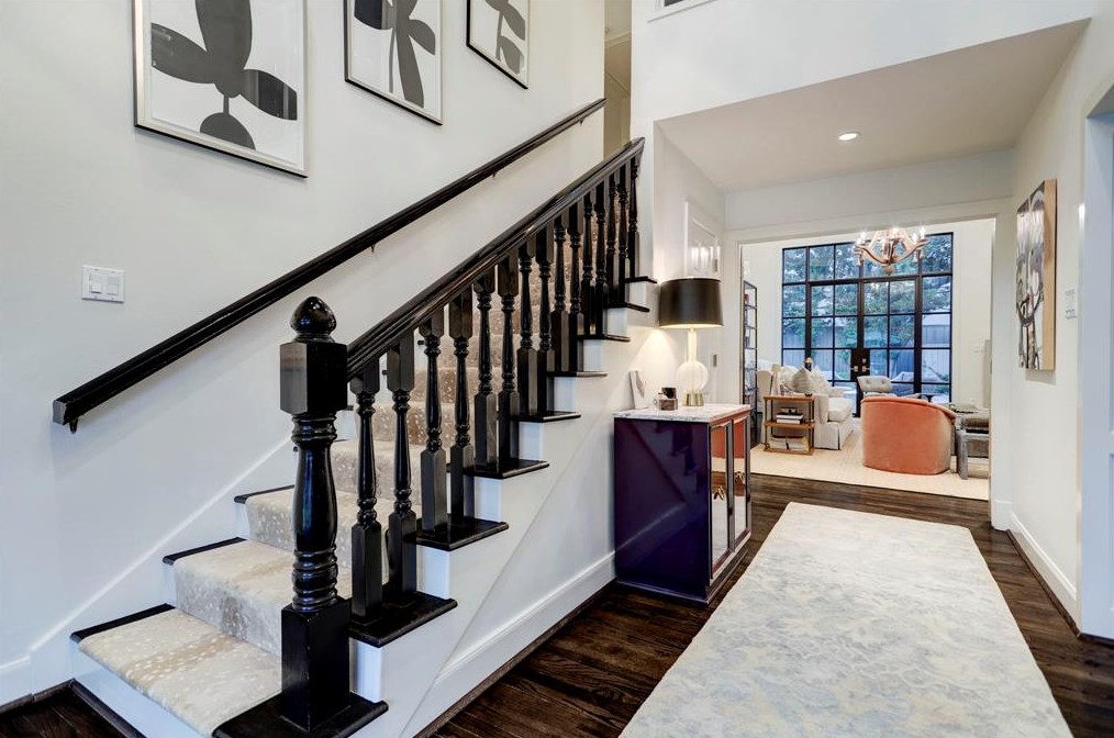 2500 Avalon Pl, Houston TX  77019-5903 exterior