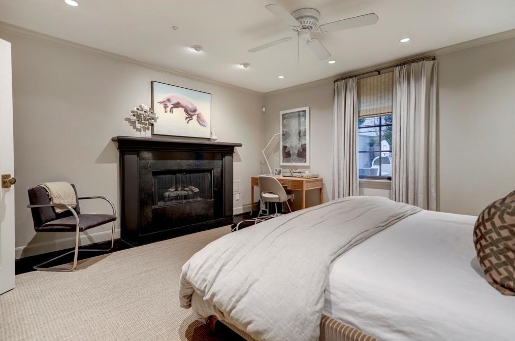 2500 Avalon Pl, Houston TX  77019-5903 exterior