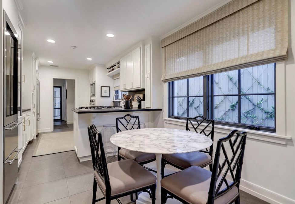 2500 Avalon Pl, Houston TX  77019-5903 exterior