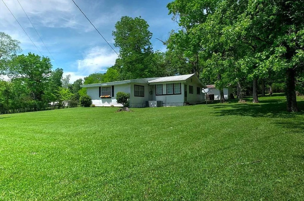 11903 Us Hwy 190 E, Woodville, TX 75979