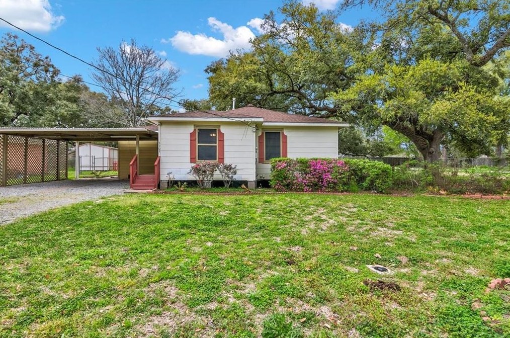 3702 Travis Dr, Beaumont, TX 77703