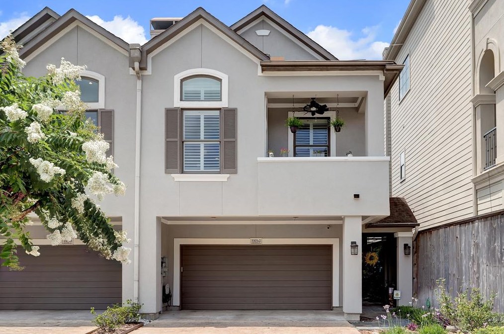 5303 Blossom St, Houston, TX 77007-5207