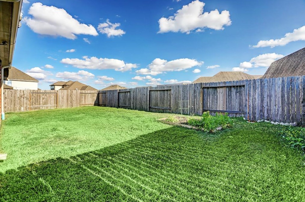 1519 Tyler Pt Ln, Houston TX  77089-1453 exterior