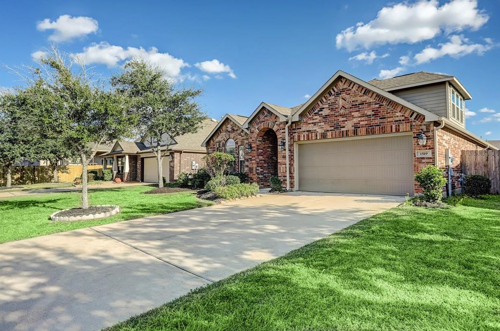 1519 Tyler Point Ln, Houston TX  77089-1453 exterior