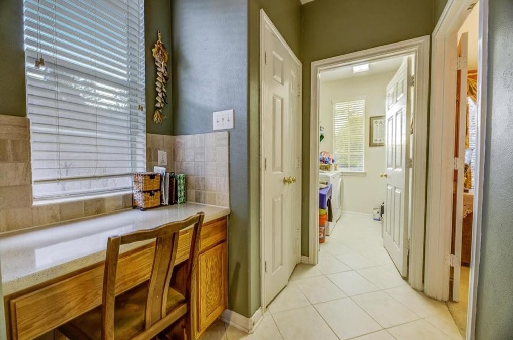 9102 Sunny Rdg Dr, Houston TX  77095-6519 exterior