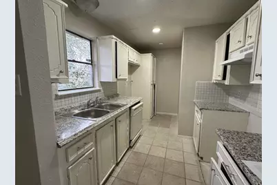 5919 Woodview Drive, Houston, TX 77396 - Photo 2