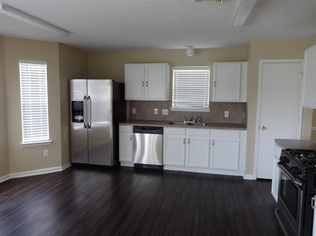 9423 Eaglewood Spring Dr, Houston, TX 77083-5130
