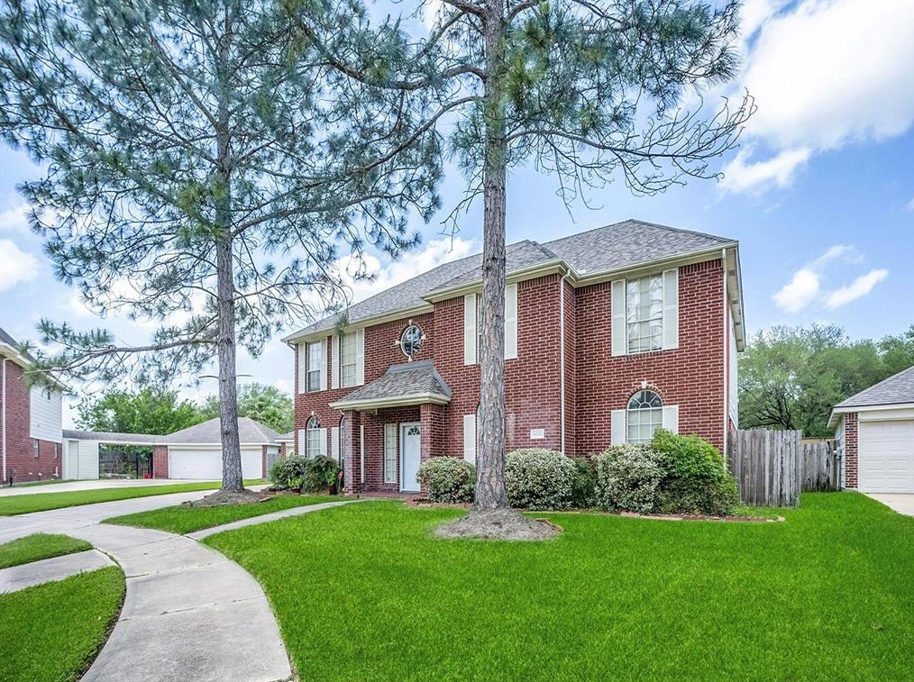 14718 Jade Glen Ct, Sugar Land, TX 77498-1052