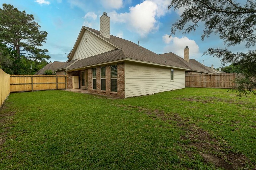 543 Harbor Oaks Dr, Beaumont TX  77706-5353 exterior