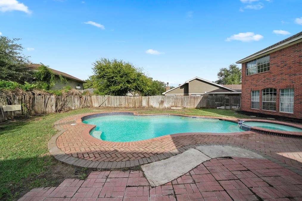 14710 San Luis Rey Dr, Houston TX  77083-4515 exterior