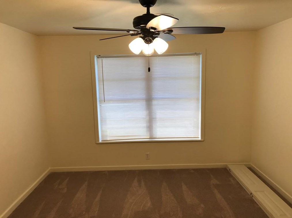 121 Burnett Dr, Baytown TX  77520-1340 exterior