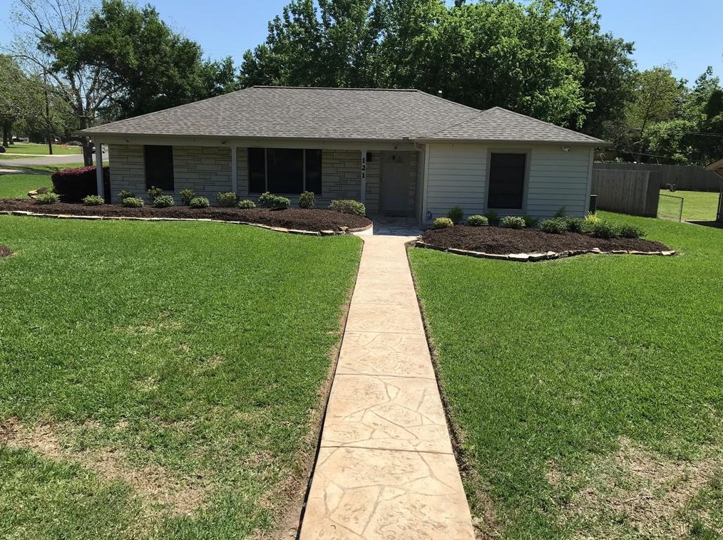 121 Burnett Dr, Baytown TX  77520-1340 exterior