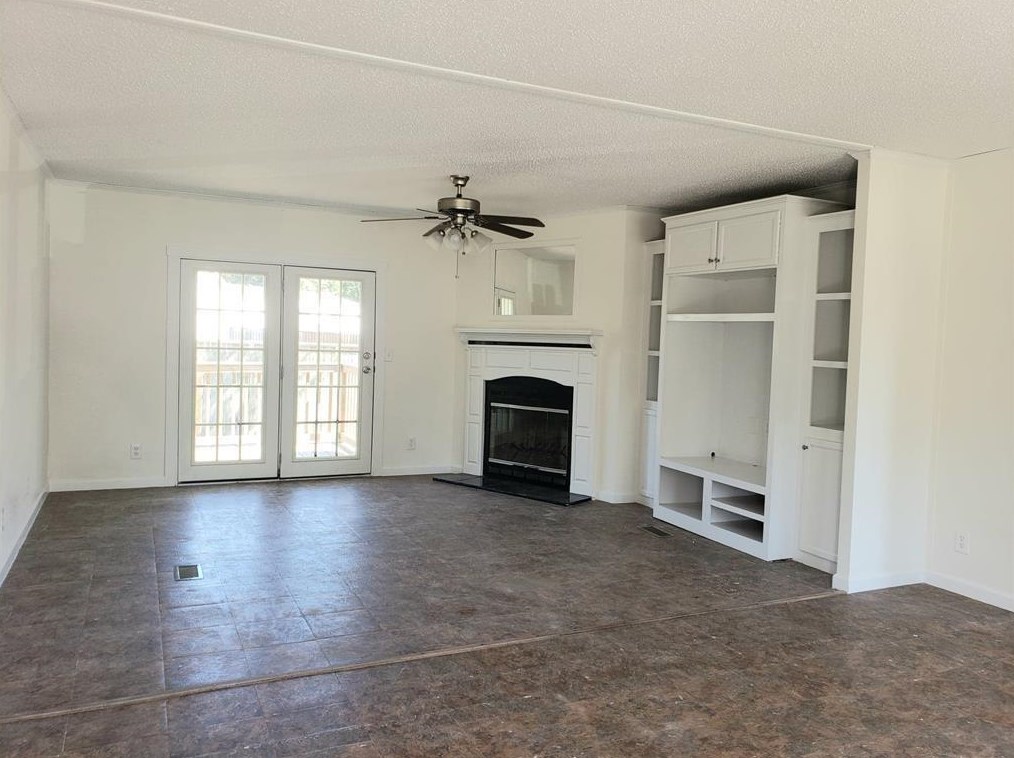 155 Carmen Blvd, Conroe, TX 77306