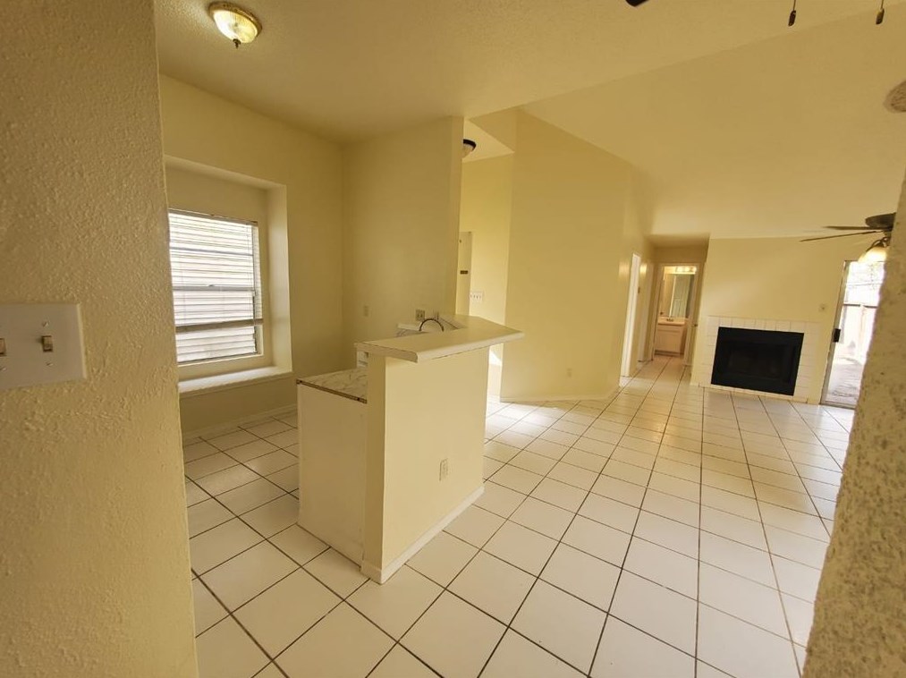 11519 Springshire Dr, Houston TX  77066-4754 exterior